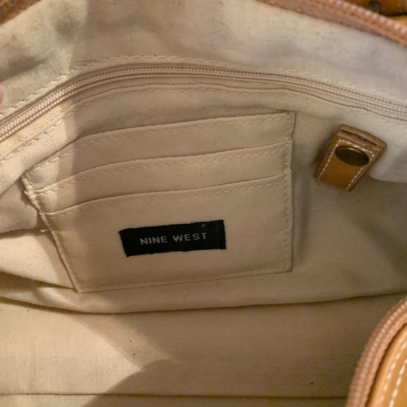 Woven hand bag with leather handles - Picture 5 of 5